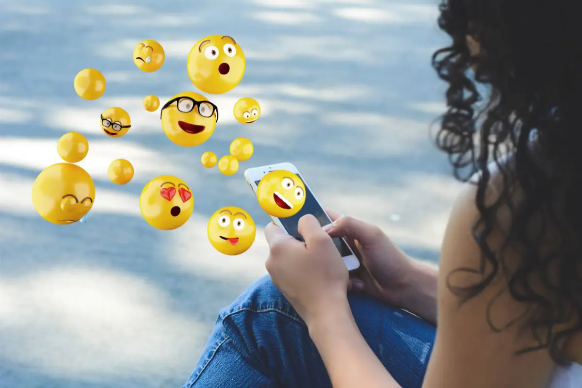How To Change Emojis On SnapChat?